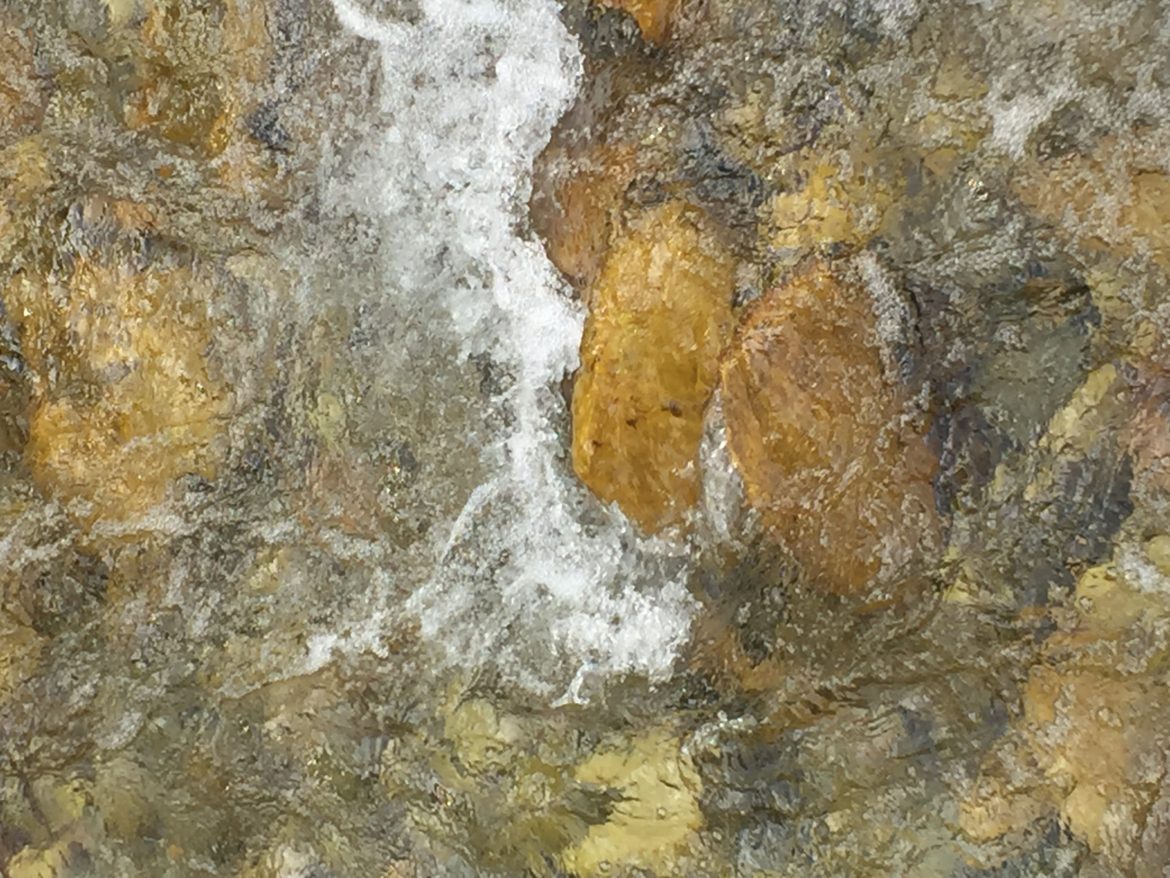 an avalanche crashing in